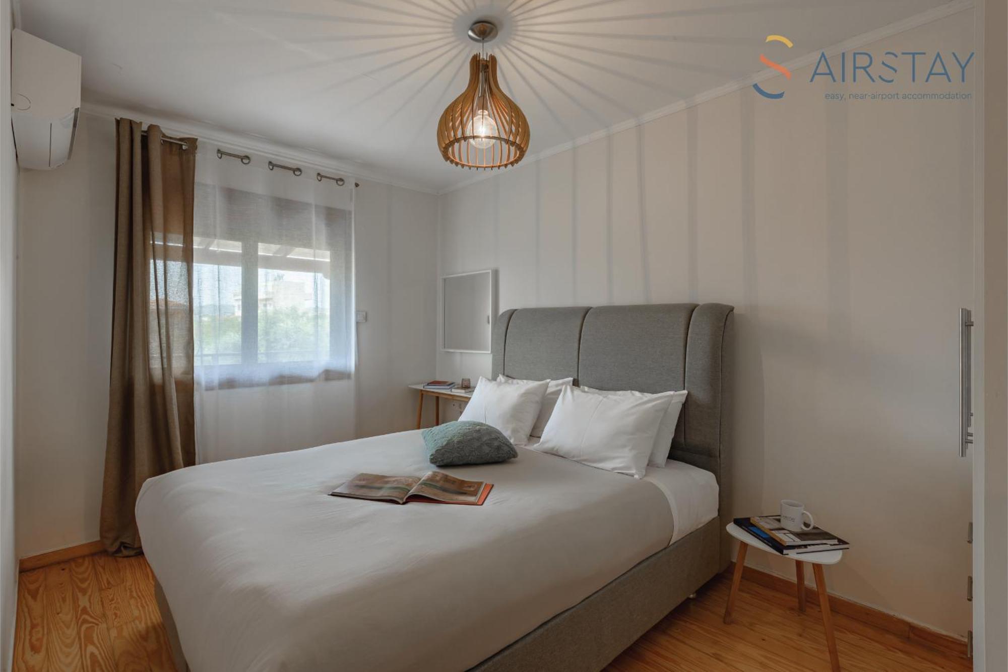 Ryze Apartments Airport By Airstay Артеміда Екстер'єр фото